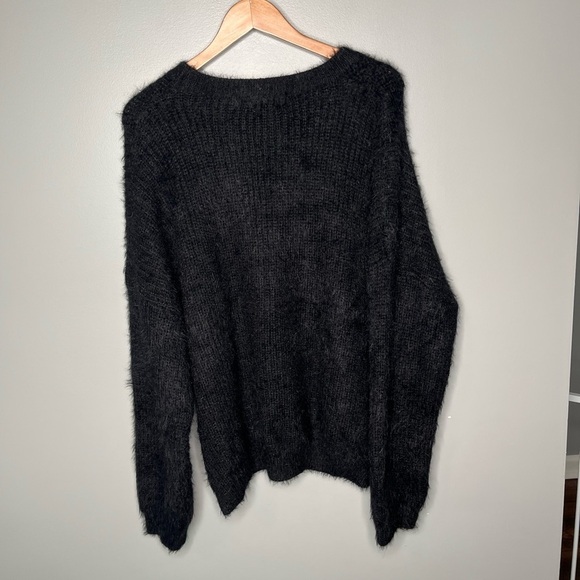 Talulah Oversized Eyelash Knit Fuzzy Sweater - Picture 3 of 10
